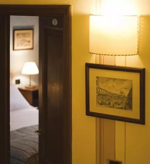 ベッドアンドブレックファースト Locanda Dei Guelfi