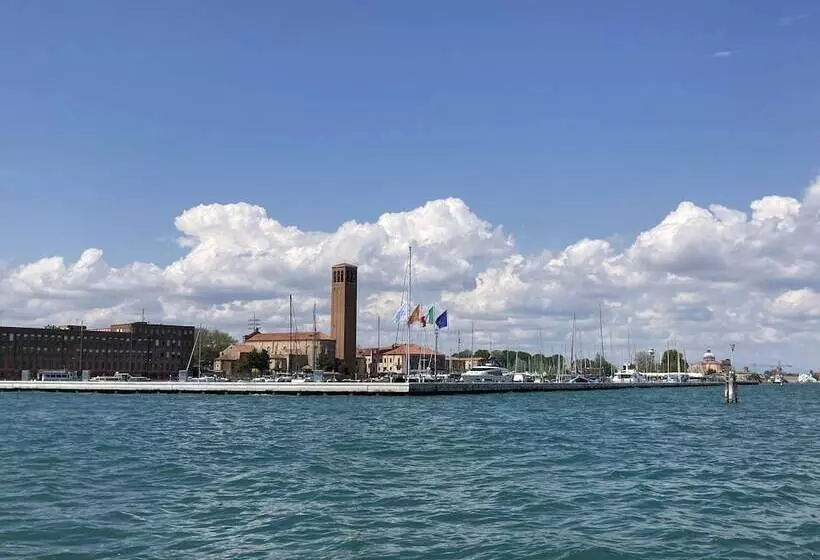 Bed and Breakfast Oasis Lagoon Estate