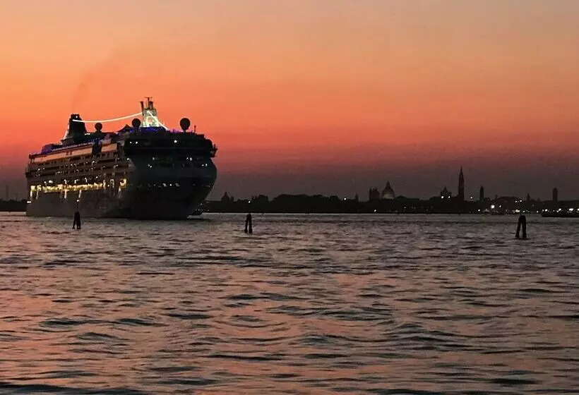 Bed and Breakfast Oasis Lagoon Estate