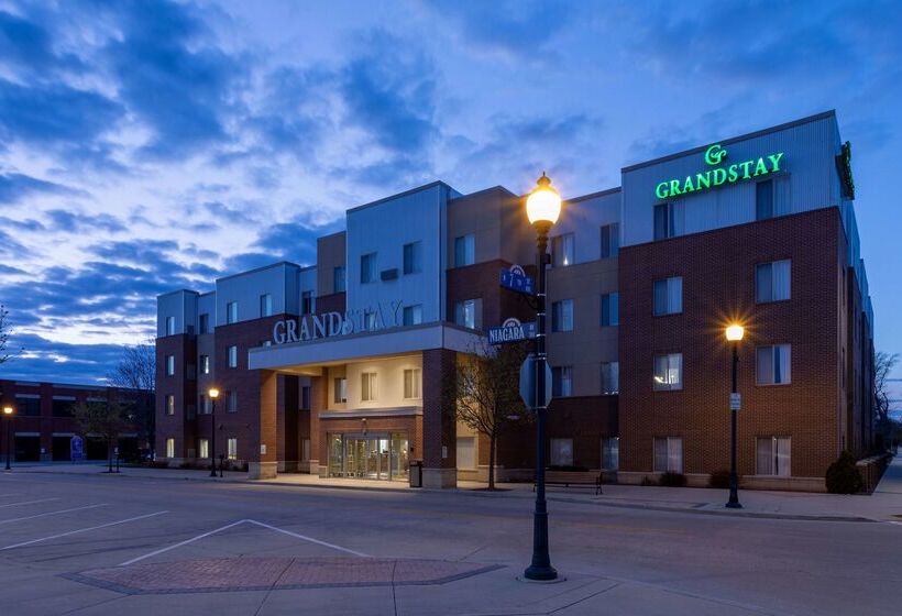 Grandstay Hotel & Suites Downtown Sheboygan