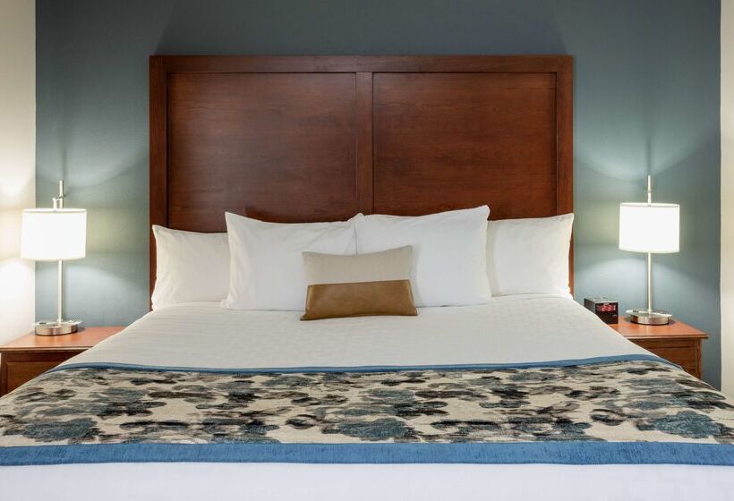 Grandstay Hotel & Suites Downtown Sheboygan