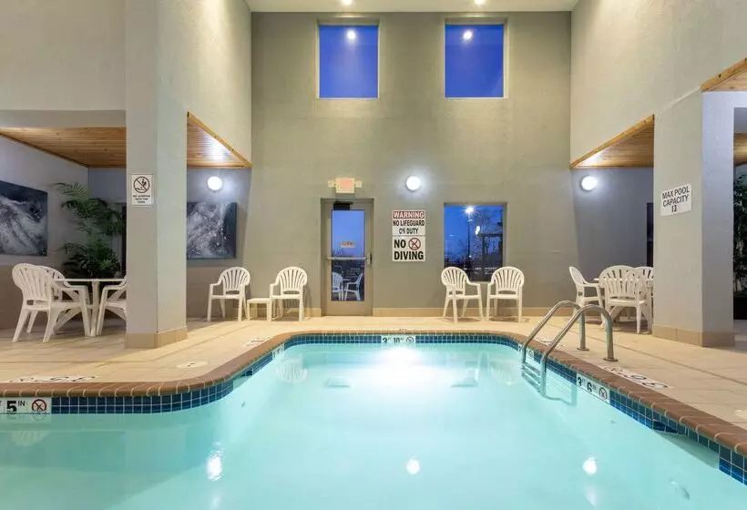 Grandstay Hotel & Suites Downtown Sheboygan