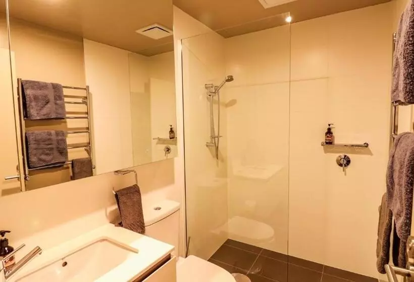 Отель Diana Alpine Lodge