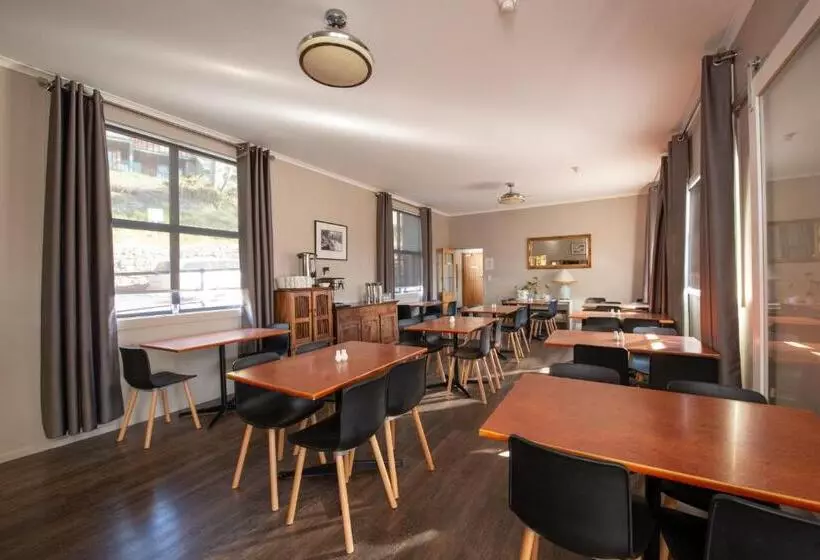 Отель Diana Alpine Lodge