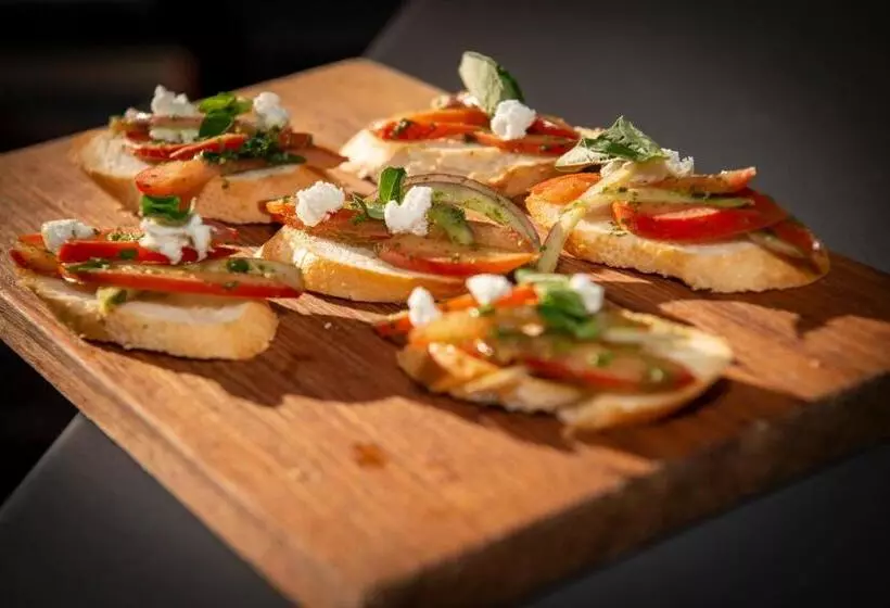 Отель Diana Alpine Lodge