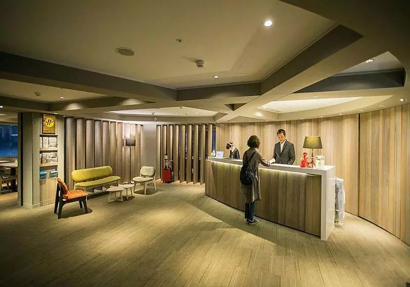 ホテル Royal Inn Taipei Linsen  Huashan 1914 Creative Park