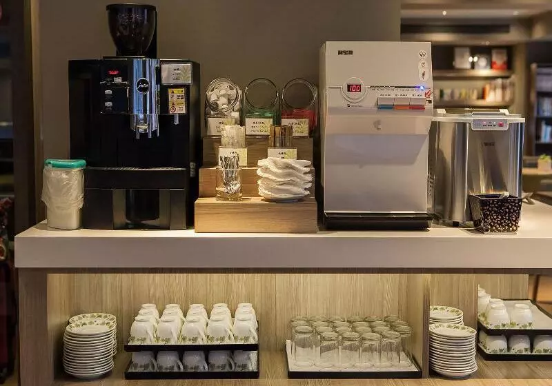 ホテル Royal Inn Taipei Linsen  Huashan 1914 Creative Park