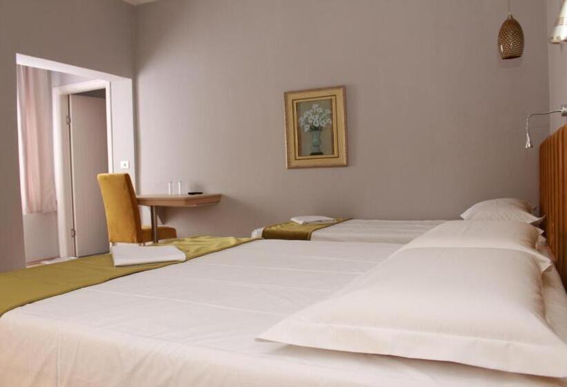 فندق Theranda Boutique