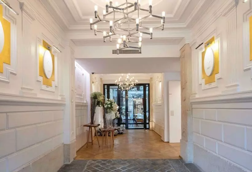 Le 123 Sebastopol  Astotel