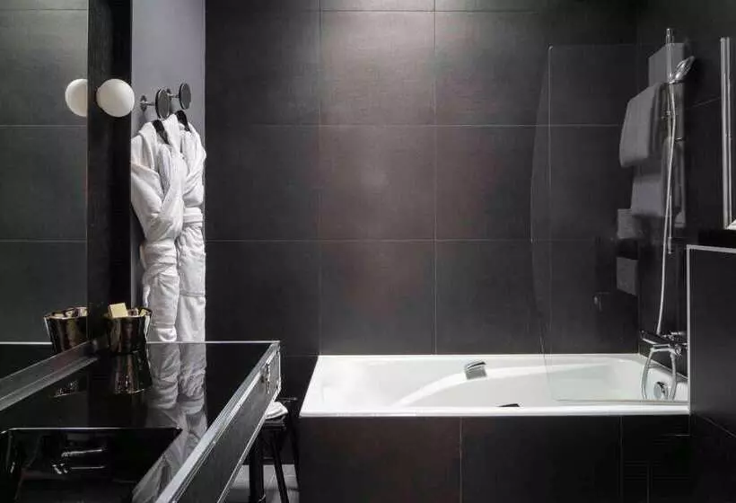 Le 123 Sebastopol  Astotel