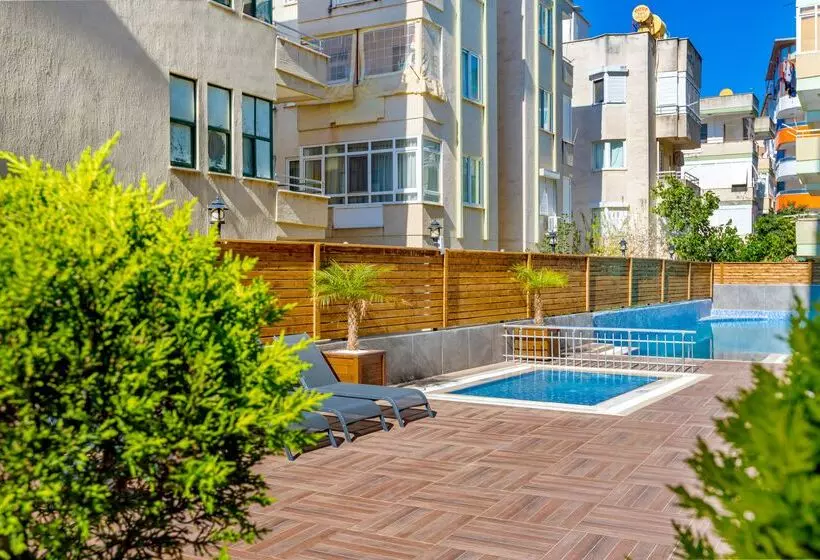 Royalisa City Apart