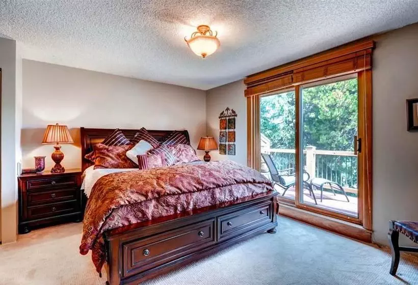 The Cedars Condominiums