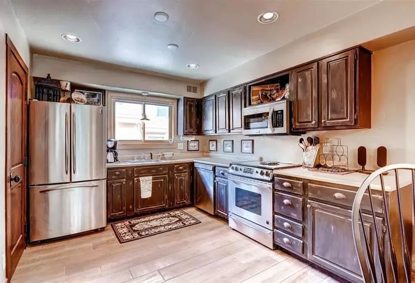 The Cedars Condominiums