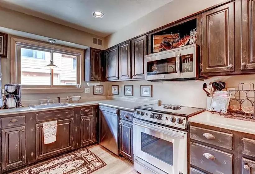 The Cedars Condominiums