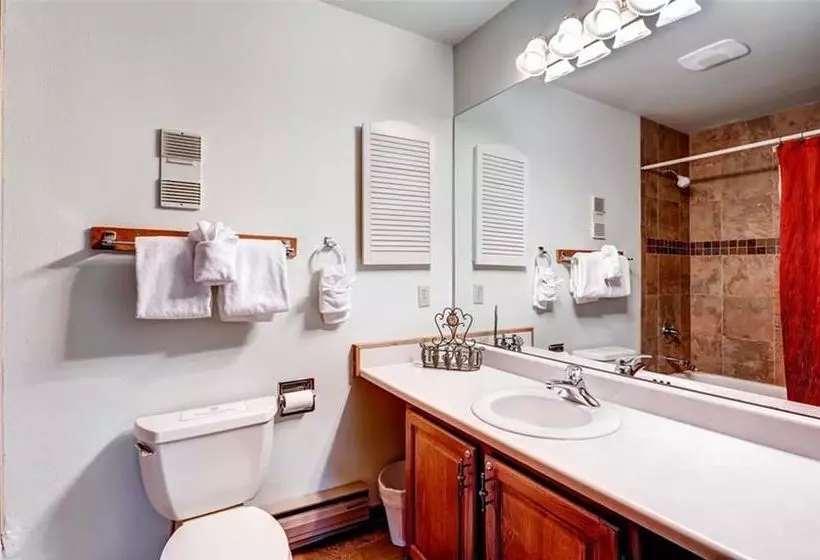 The Cedars Condominiums