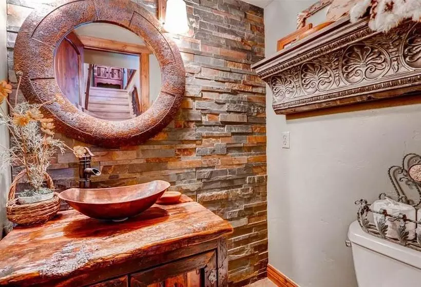 The Cedars Condominiums