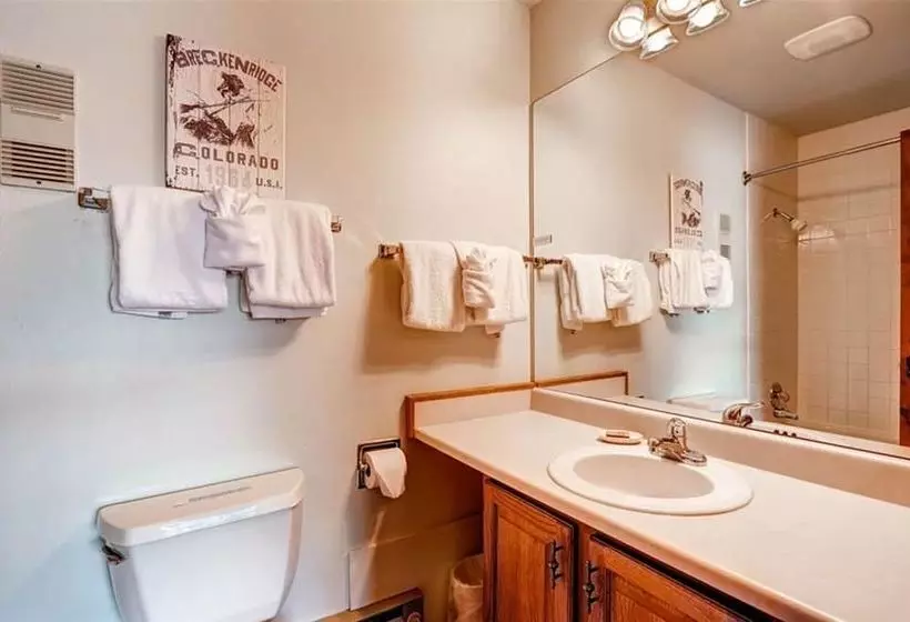 The Cedars Condominiums