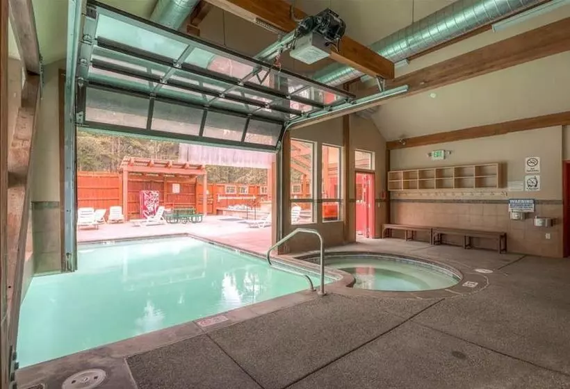 The Cedars Condominiums