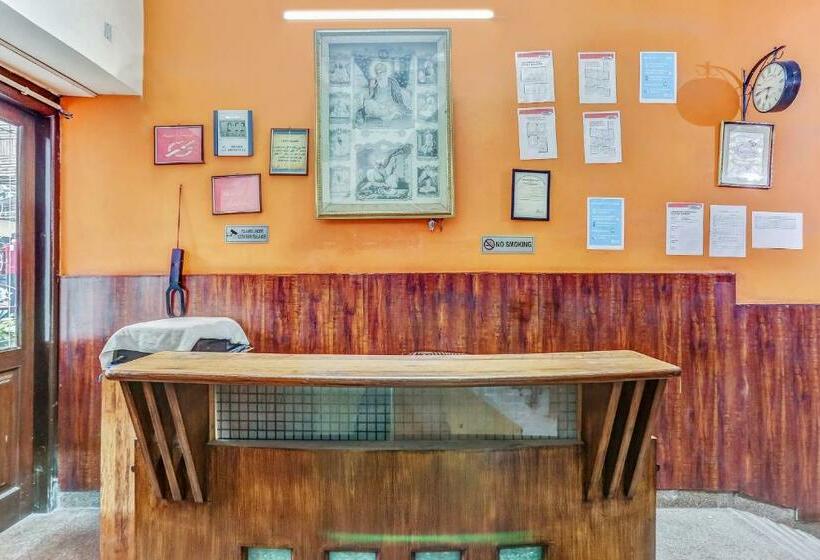 בית מלון כפרי Capital O 84517 Rock Fort In