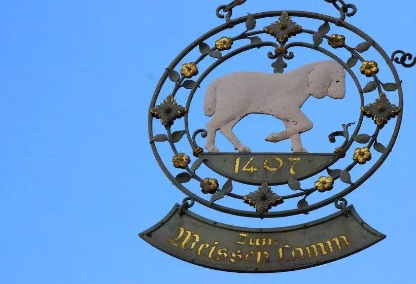 Hotelli Gasthof Zum Weissen Lamm