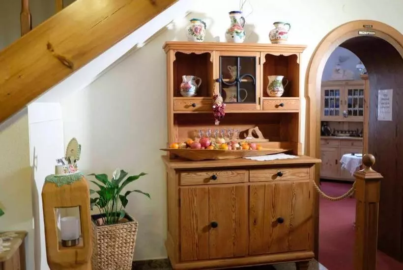 Hotelli Gasthof Zum Weissen Lamm