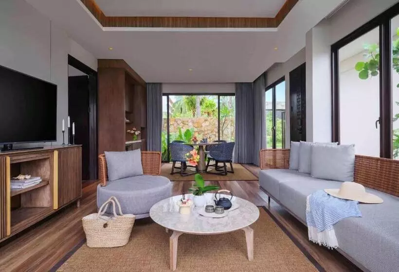 Pullman Lombok Merujani Mandalika Beach Resort