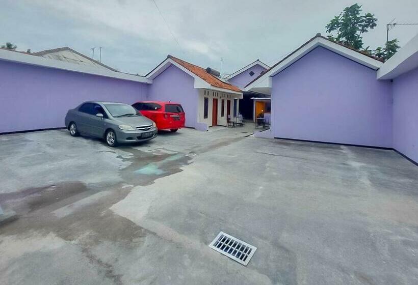 Hotel Reddoorz @ Jalan Ahmad Yani