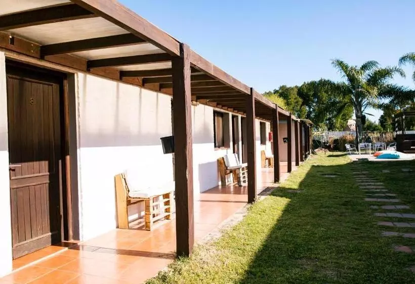 La Quinta Hostel & Suites