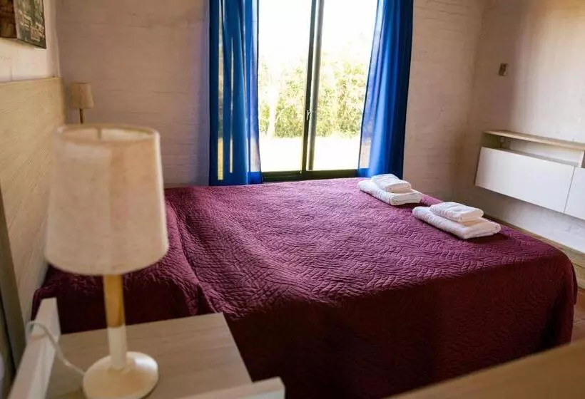 La Quinta Hostel & Suites