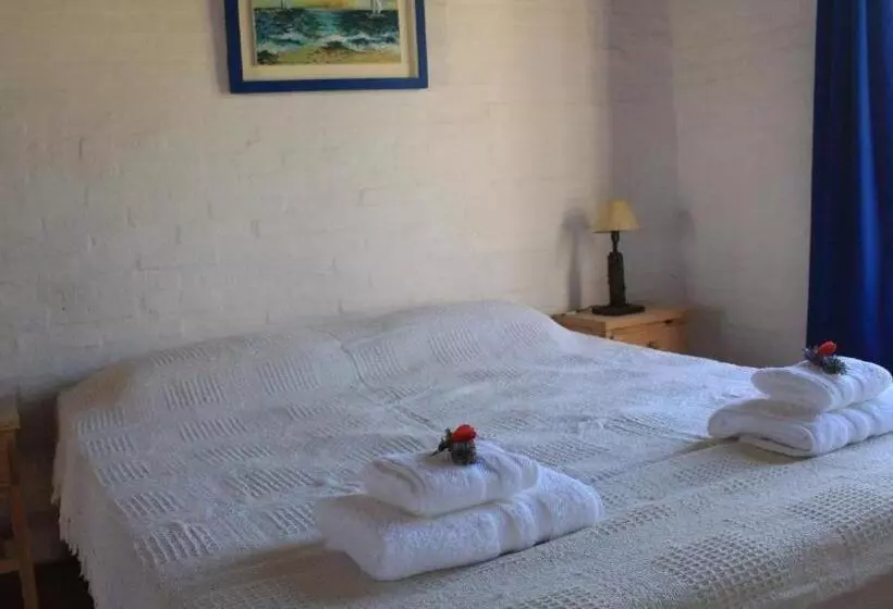 La Quinta Hostel & Suites