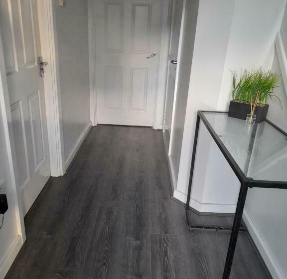 פנסיון Glorious Bnb Longbridge