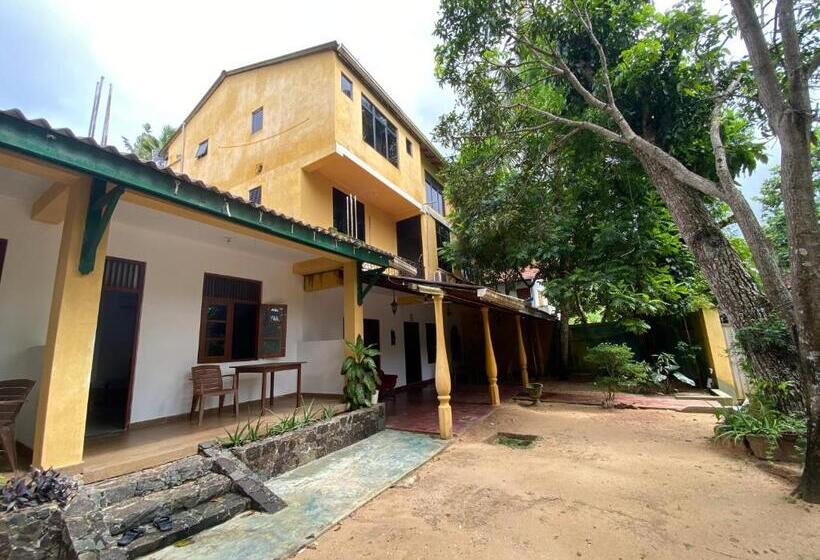 פנסיון Weligama Imal Guest House