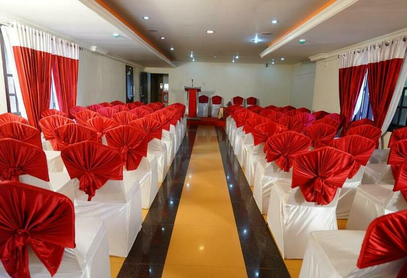 בית מלון כפרי Gd International Redfort