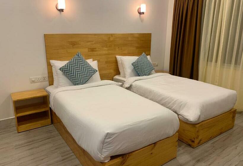 هتل Sky View By Relax Tours