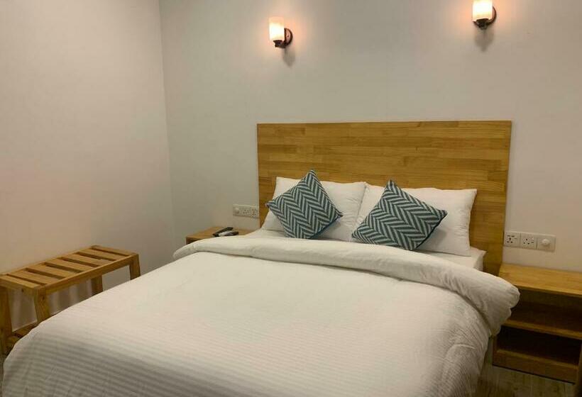 هتل Sky View By Relax Tours