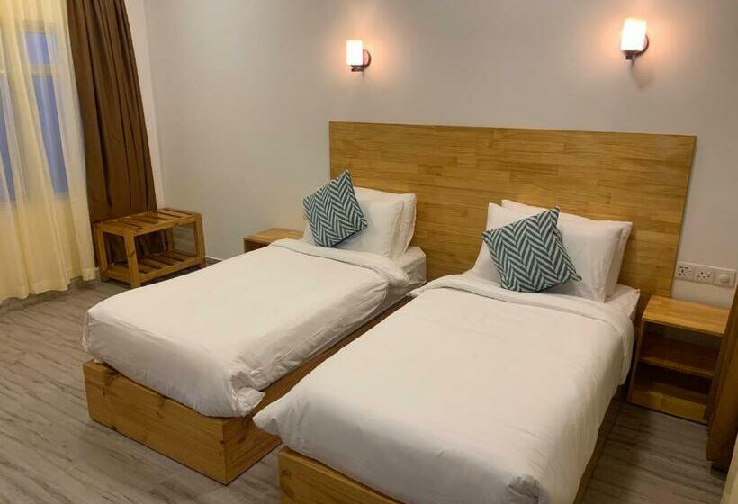 هتل Sky View By Relax Tours