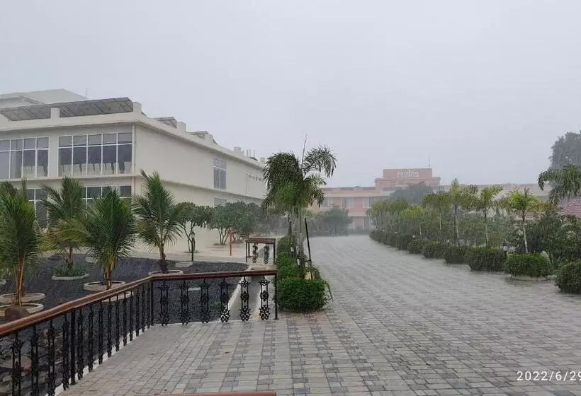 Justa Rudra Resort & Spa, Kolad