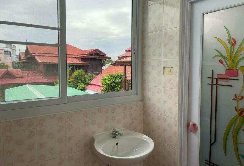 Отель Janchay House