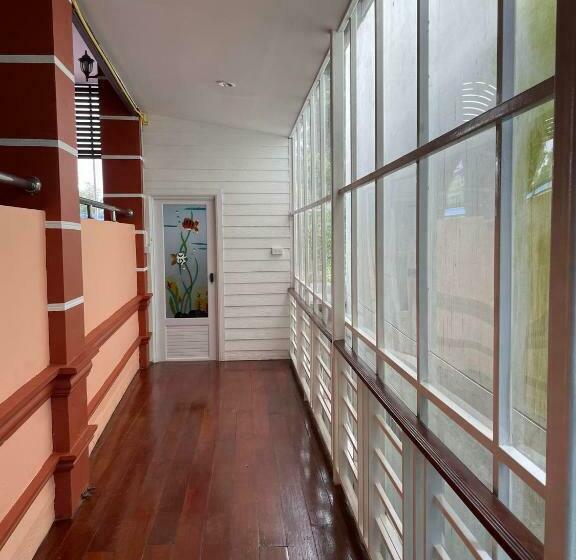 Отель Janchay House