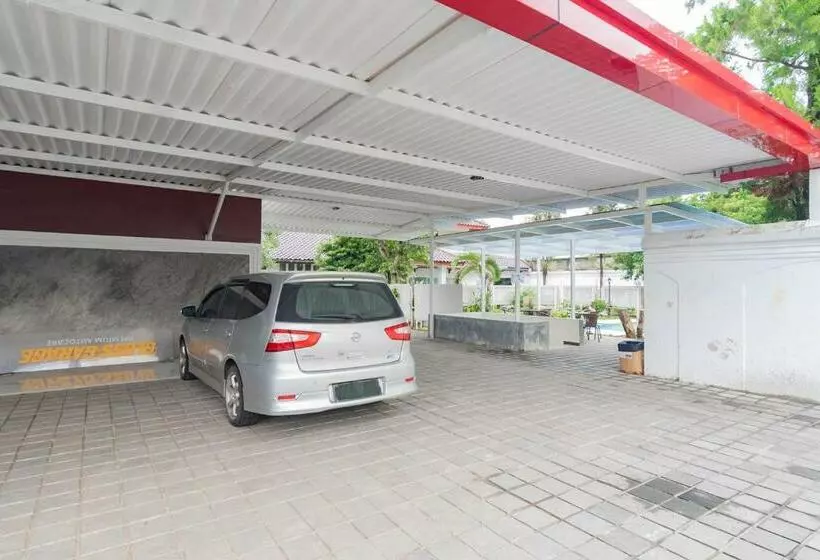ホテル Reddoorz Plus @ Pakuan Residence Tajur