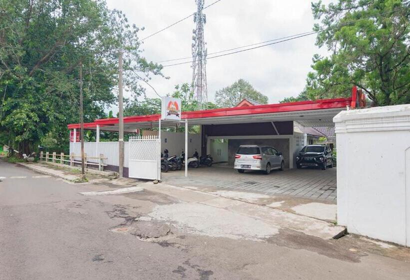 בית מלון כפרי Reddoorz Plus @ Pakuan Residence Tajur