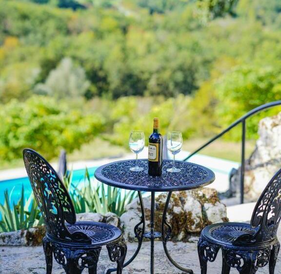 Bed and Breakfast L Antre Des Bastides