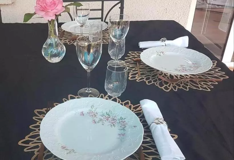 Aamiaismajoitus (B&B) Le Clos Du Cèdre