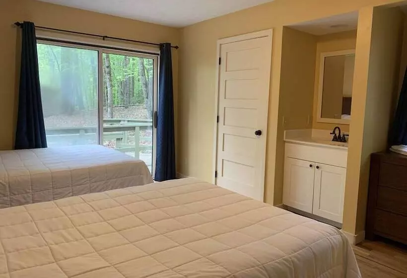 Hotelli Kanuga Inn & Lodging