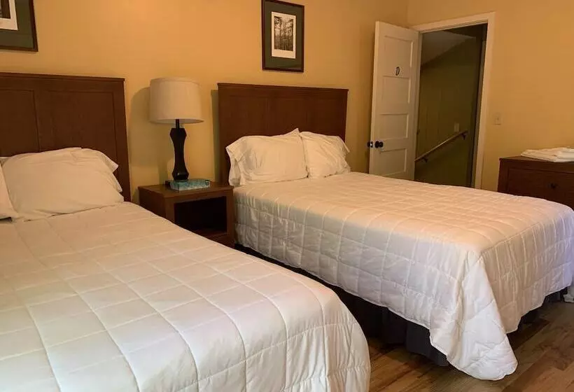 Hotelli Kanuga Inn & Lodging