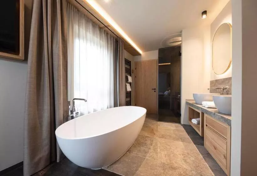 Hotelli Santre Dolomythic Home