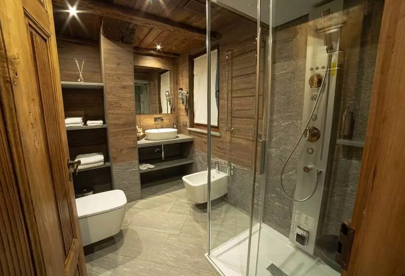 Majatalo Café Quinson Relais De Charme