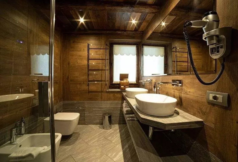 Majatalo Café Quinson Relais De Charme