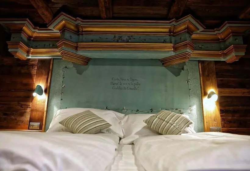 Majatalo Café Quinson Relais De Charme