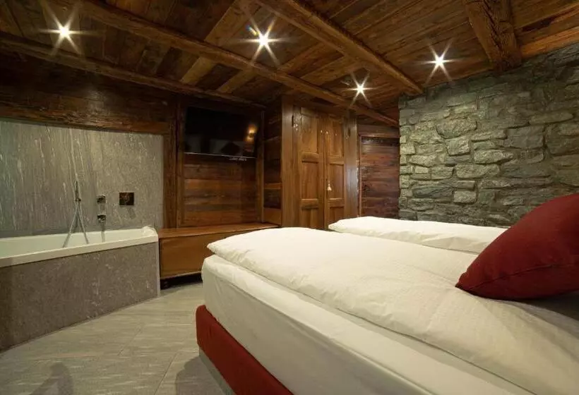 Majatalo Café Quinson Relais De Charme